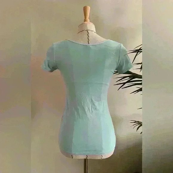 Uniqlo Mint Smooth T-Shirt with Built-In Bra - Size XS - Picture 3 of 6